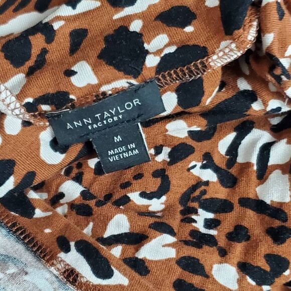 Ann Taylor Factory Women's Leopard Print Ruffle Sleeve Top Size M Brown Black Wh - Picture 5 of 7